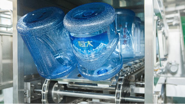 生产桶装水设备价格，整套桶装水生产线多少钱？