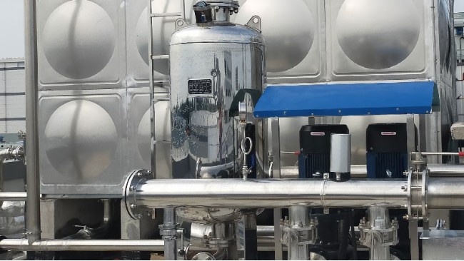 食品饮料厂生产用的全自动反渗透设备